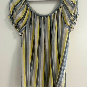 Darling Max Studio XL summer off the shoulder tunic top.